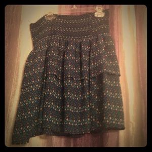 Ruffled skirt with elastic waistband