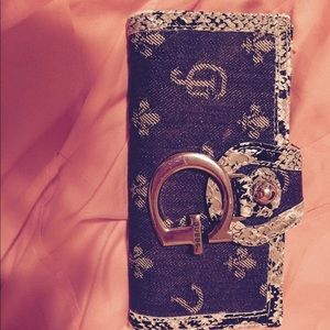 Guess Wallet!