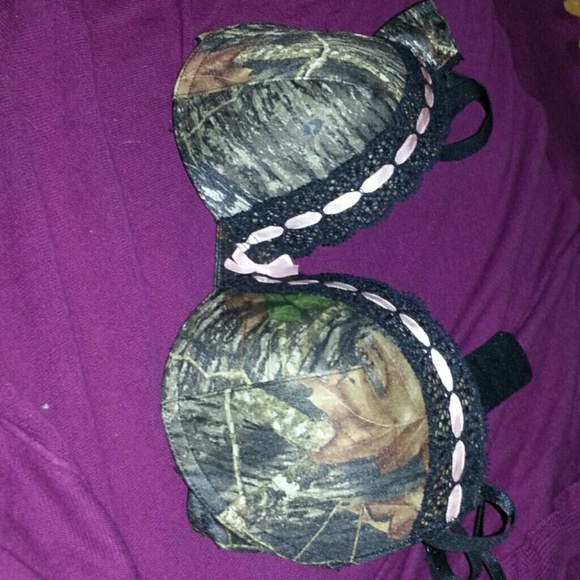 Camo wilderness dreams bra never wore