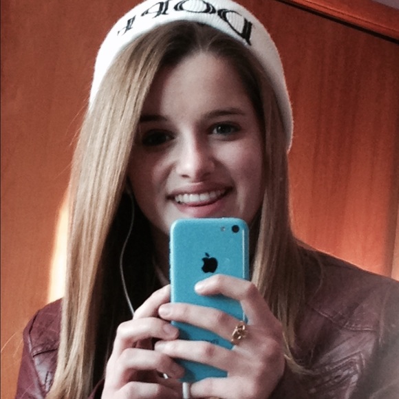 Meet your Posher, Courtney