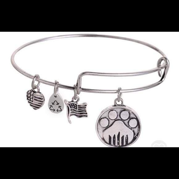 Paw Print Bracelet - Picture 1 of 1