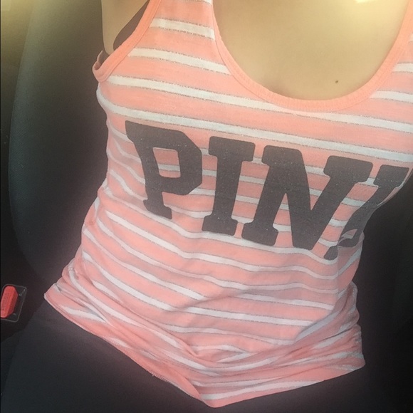 Vs - Picture 2 of 2