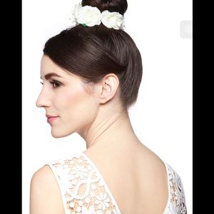 Modcloth's "Courtyard Coiffure" Hair Tie