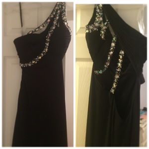 Selling! Prom dress from 2015. Worn once!