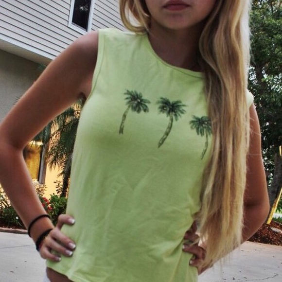 green palm tree tee