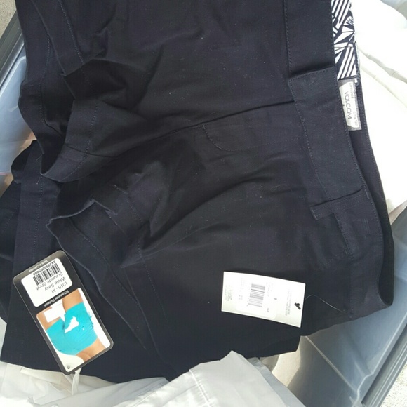 Volcom shorts