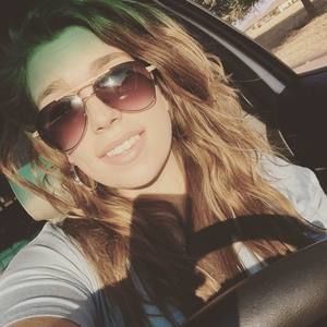 Meet your Posher, Neeley