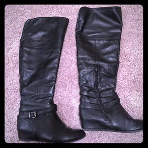 Aldo black leather wedge boot