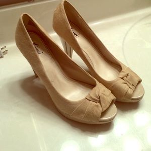 Fiona tan heels size 8