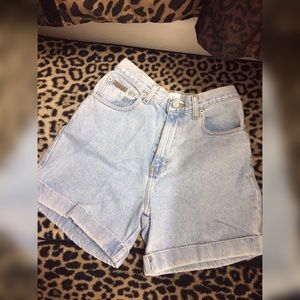 Almost new, super cute and comfy!