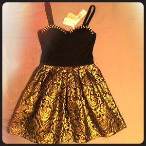 Boohoo Black and Gold Dress