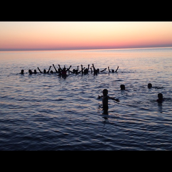 Meet your Posher, Hillary - Picture 1 of 1