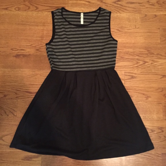 CUTE BLACK & GRAY DRESS