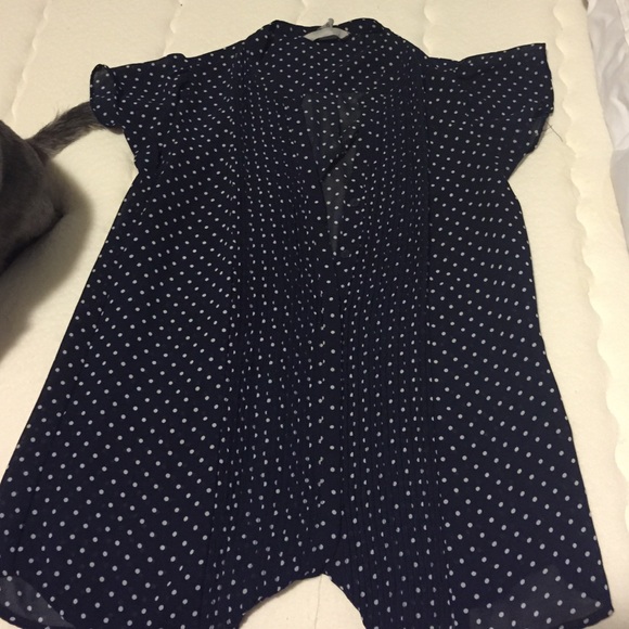 H&M shirt - Picture 1 of 1