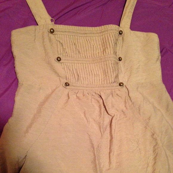 Cute oversized tank top; very flattering! - Picture 2 of 3