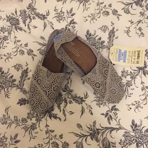 Grey crochet TOMS