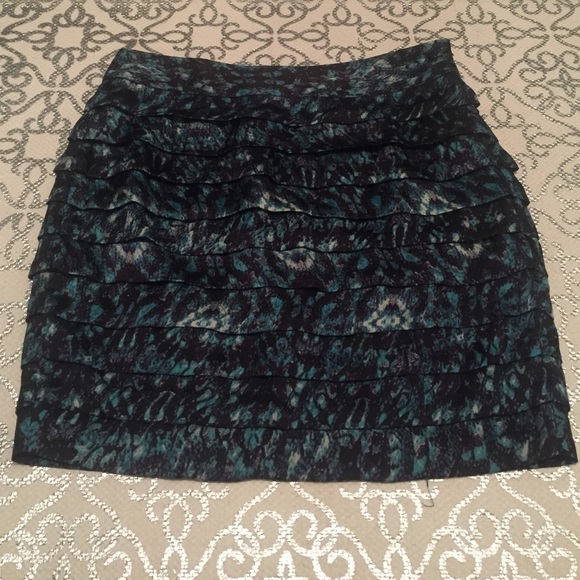 Forever 21 Blue patterned ruffle skirt