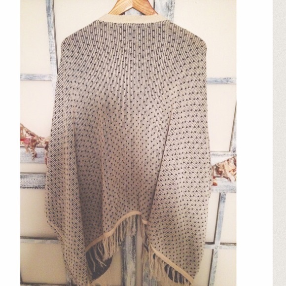 knit sweater - Picture 3 of 3