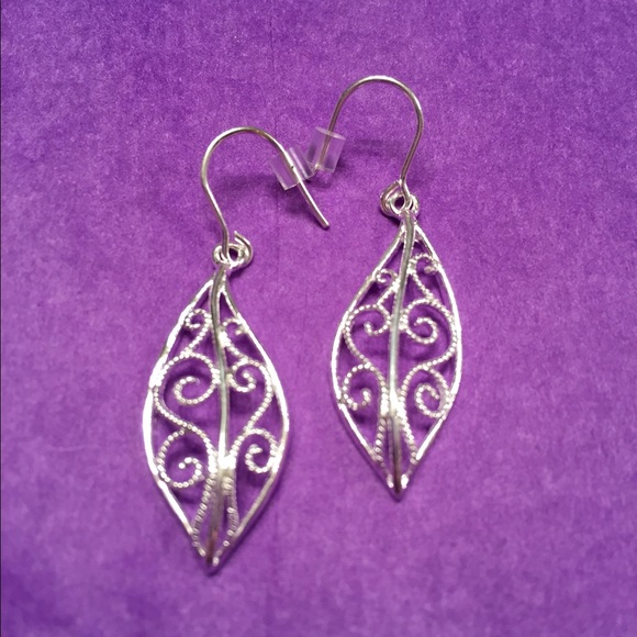 .925 Sterling Silver Leaf Earrings - Picture 3 of 3
