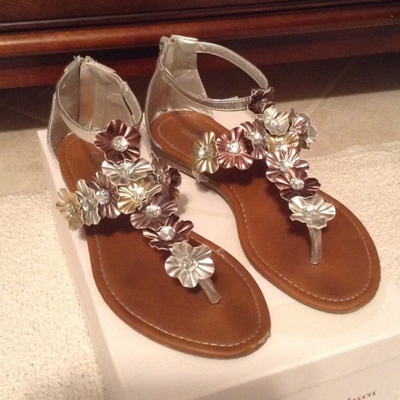 Flower Embellished Gladiator Sandals