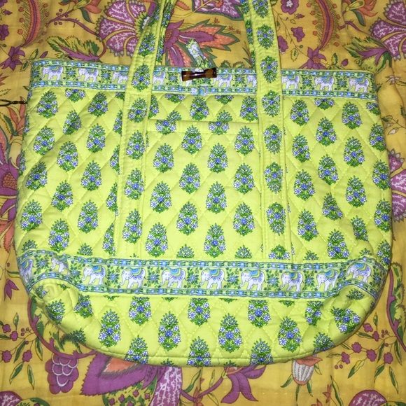Vera Bradley elephant tote - Picture 1 of 3