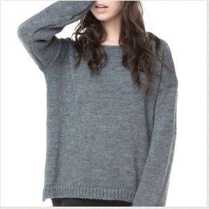 BRANDY MELVILLE LNIT SWEATER