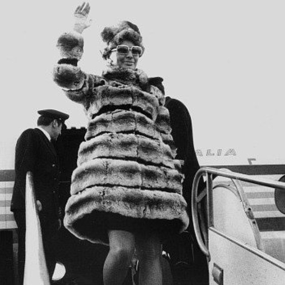 KIDS READY FOR BED? NO? MAYBE A PIZZA & A MOVIE - Picture 3 of 4