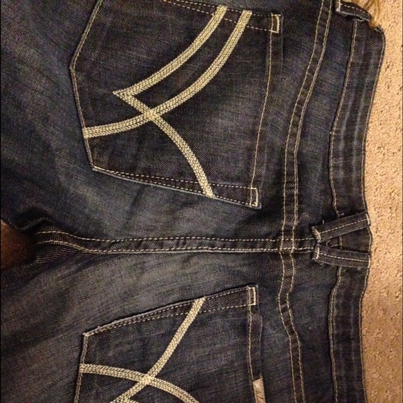 Too small. - Picture 2 of 4