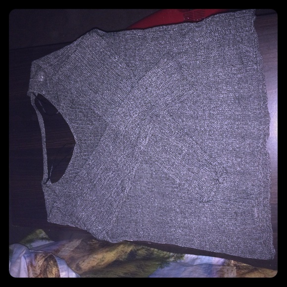 M grey sweater