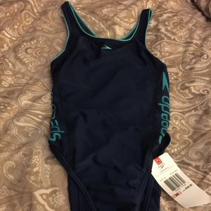 Girls Speedo  one piece bathing suit