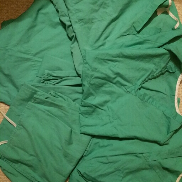 Scrubs 5 tops 3 pants - Standard Textile