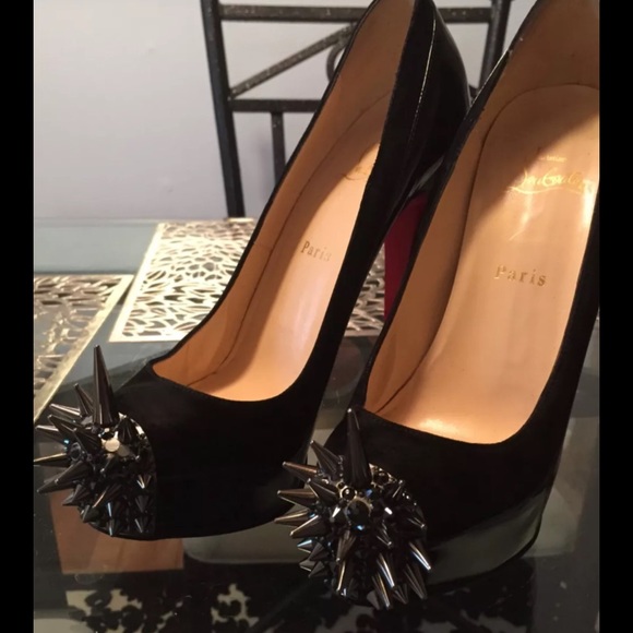 👠SOLD👠💯 AUTHENTIC CHRISTIAN LOUBOUTIN ASTEROIDS - Picture 1 of 4
