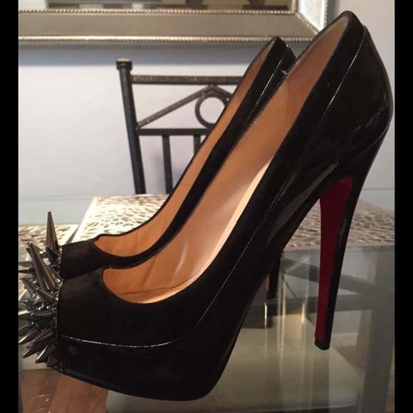 👠SOLD👠💯 AUTHENTIC CHRISTIAN LOUBOUTIN ASTEROIDS - Picture 2 of 4