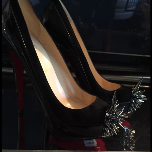 👠SOLD👠💯 AUTHENTIC CHRISTIAN LOUBOUTIN ASTEROIDS - Picture 4 of 4