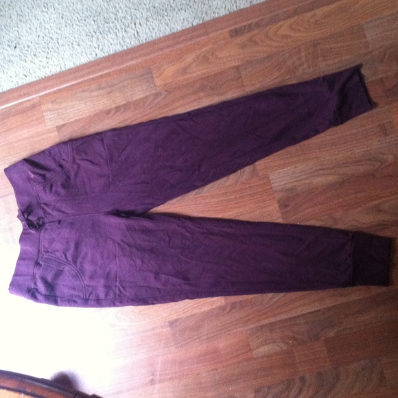 🥀DONATING 9/10 True Religion Joggers - Picture 3 of 4