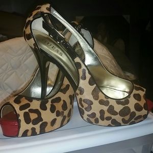 Leopard hair Guess peep toe Pump