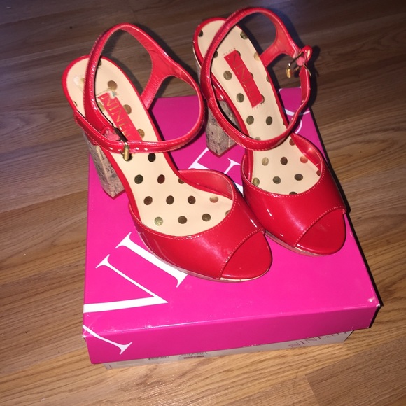 Red sandals 4" heel Nine &Co - Picture 1 of 1