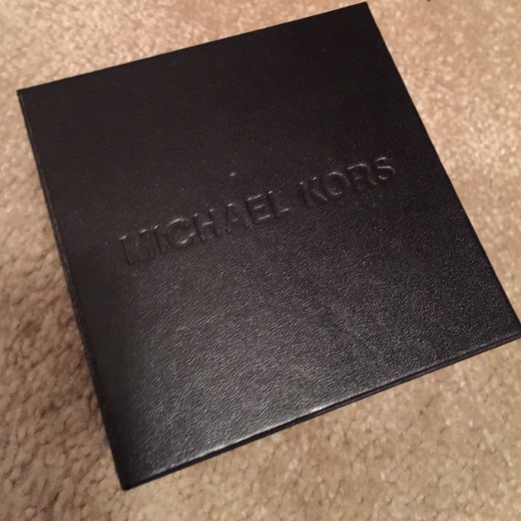 Michael Kors watch - Picture 3 of 4