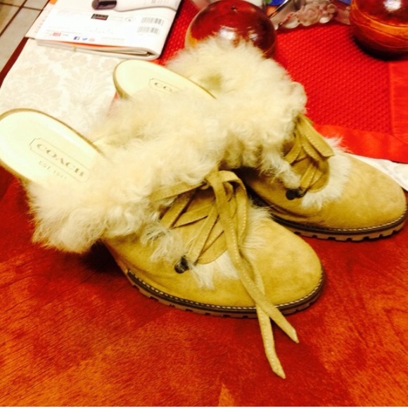 Auth. Coach amazing boots/shoes😍😍 sz9