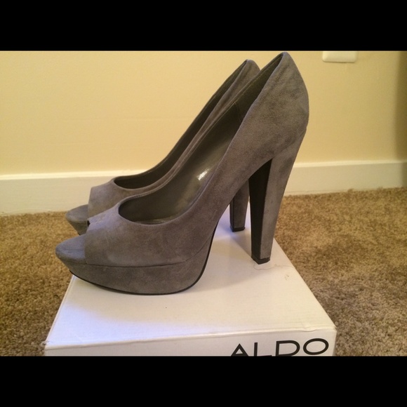 Shoes - Picture 2 of 3