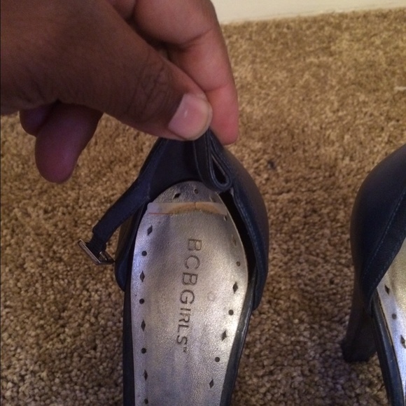 Shoes - Picture 4 of 4