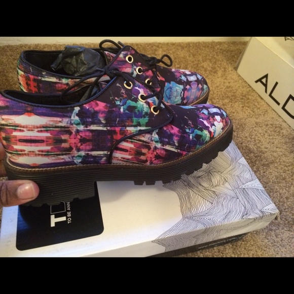 Shoes - Picture 2 of 2