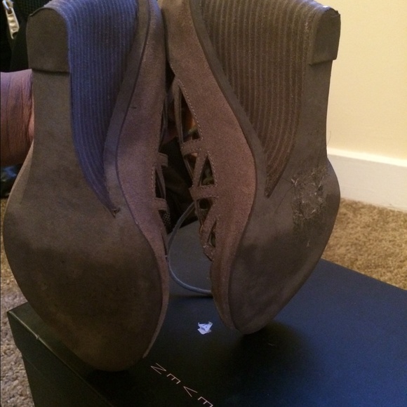 Shoes - Picture 3 of 4