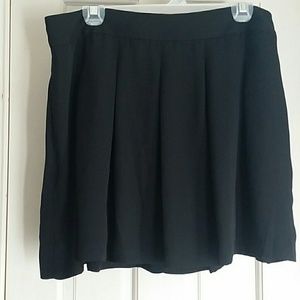 Banana Republic pleated mini skirt