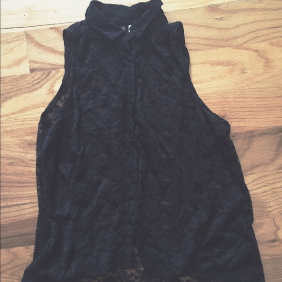 H&M black laced shirt - Picture 2 of 3