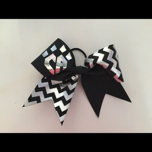 Cheer bow