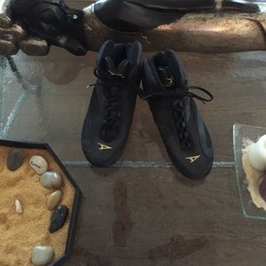 Kickboxing workout shoes