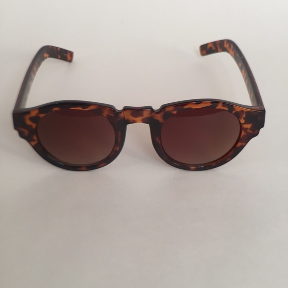 Small round Sunglasses 🕶  All eyewear 3 for $30 - Picture 1 of 1