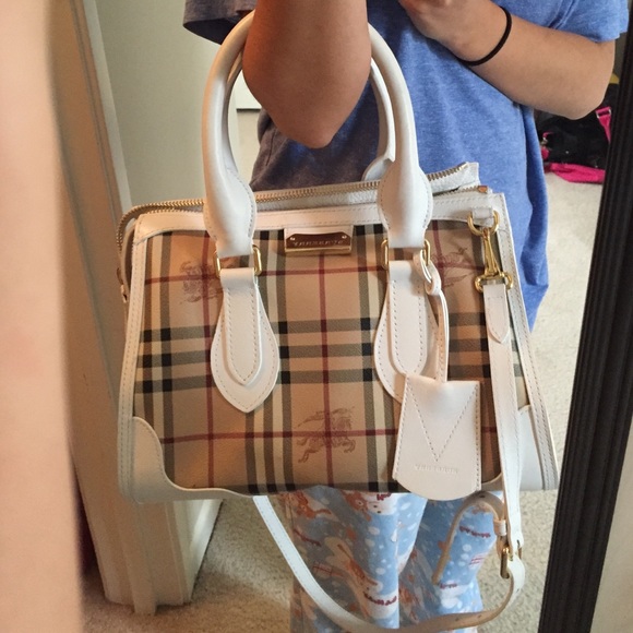 SOLD.Authentic Burberry purse & crossbody - Picture 4 of 4