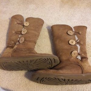 Chestnut Bailey Button Uggs